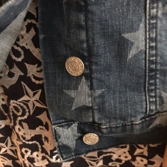 Rock & Republic | “Gunshow” Button Down Star Jean Vest in Blue with White Stars - Picture 4 of 15